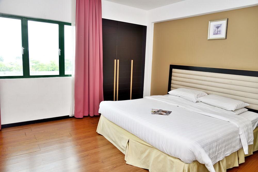 Likas Square Apartment Hotel Kota Kinabalu Kültér fotó