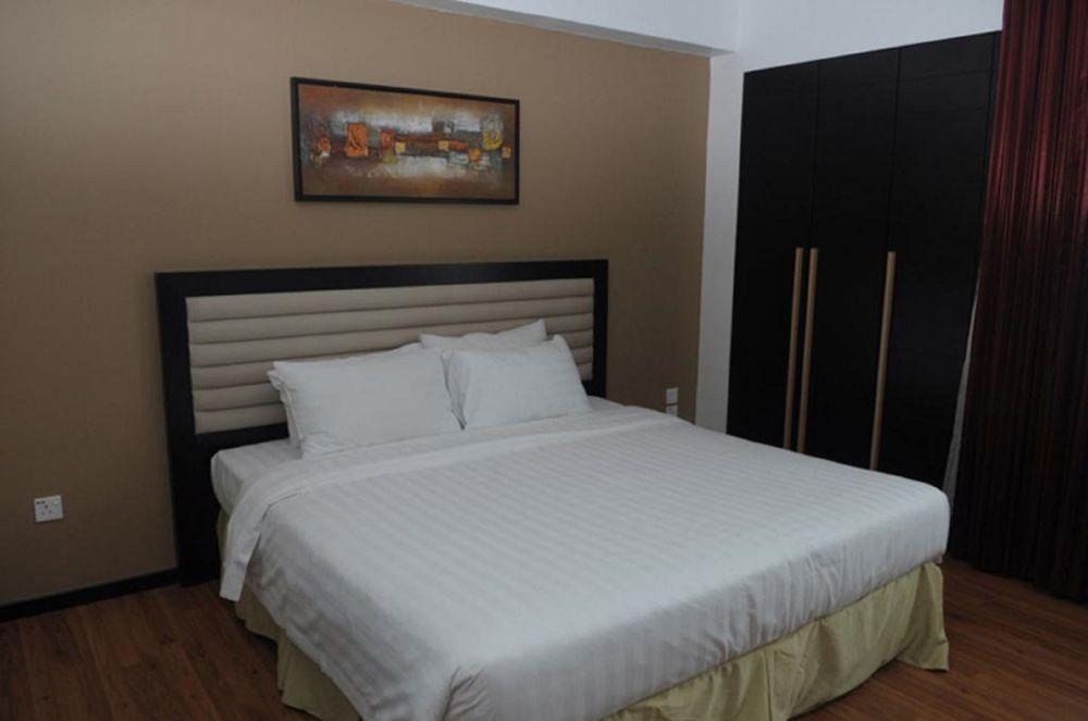 Likas Square Apartment Hotel Kota Kinabalu Kültér fotó