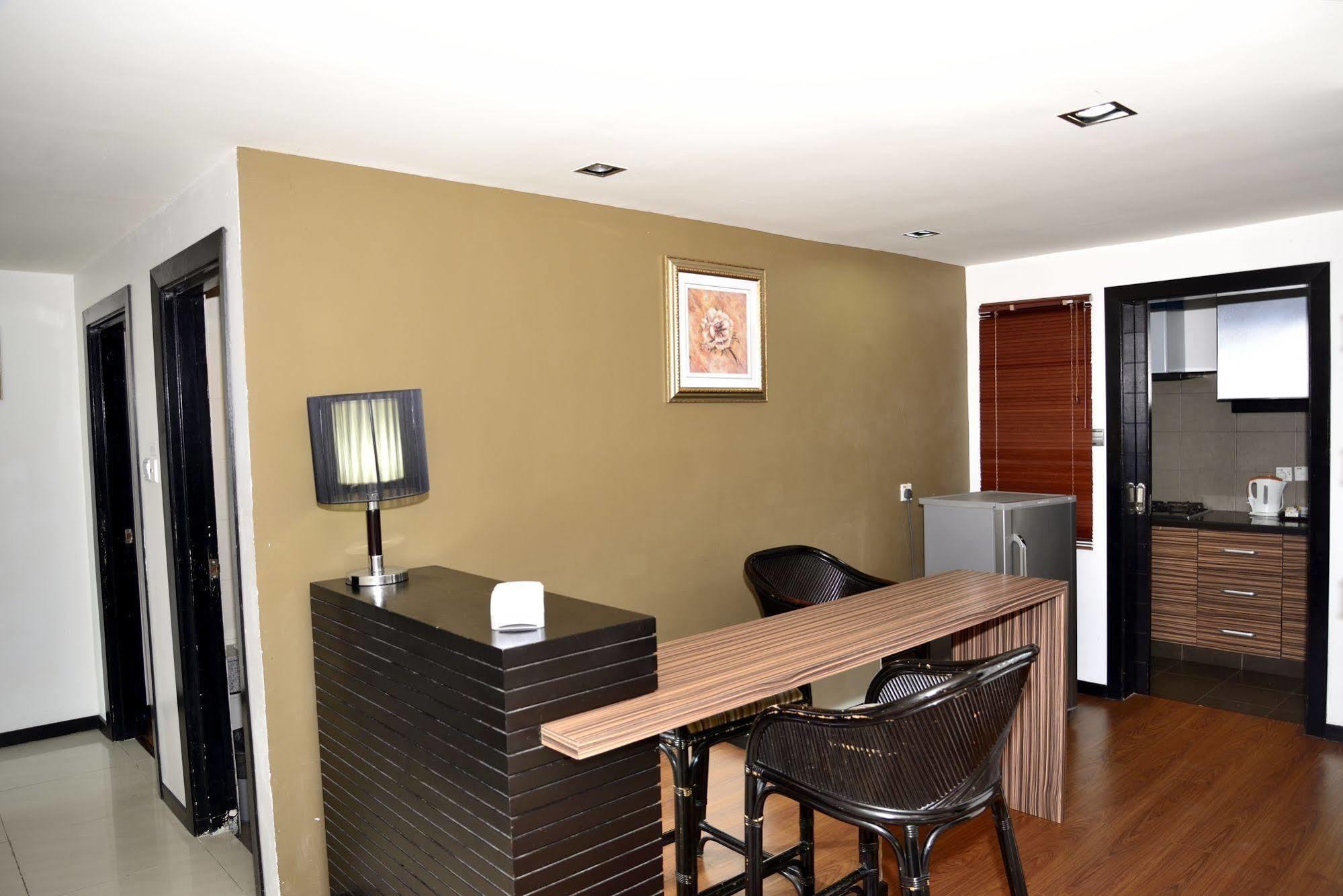 Likas Square Apartment Hotel Kota Kinabalu Kültér fotó