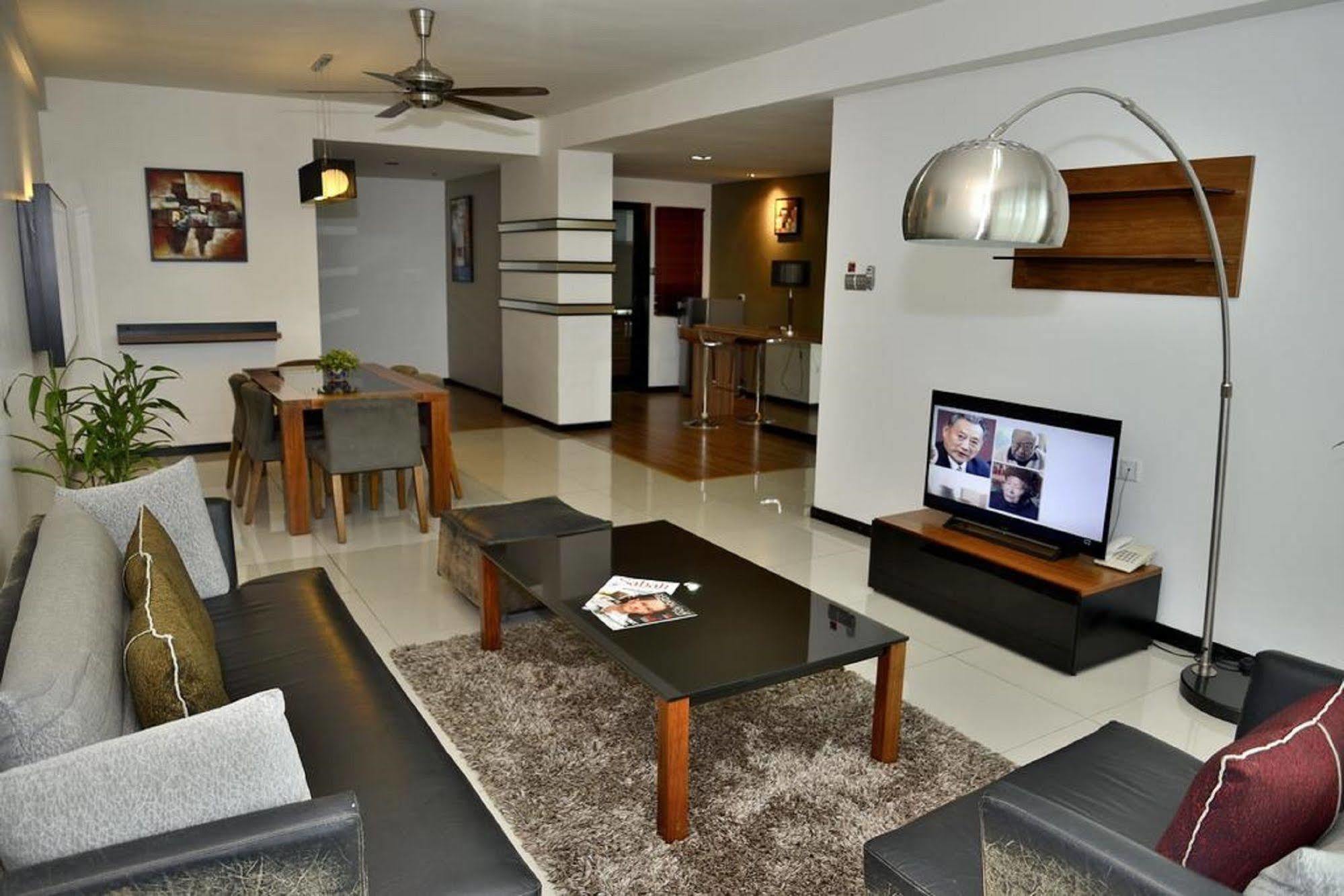 Likas Square Apartment Hotel Kota Kinabalu Kültér fotó