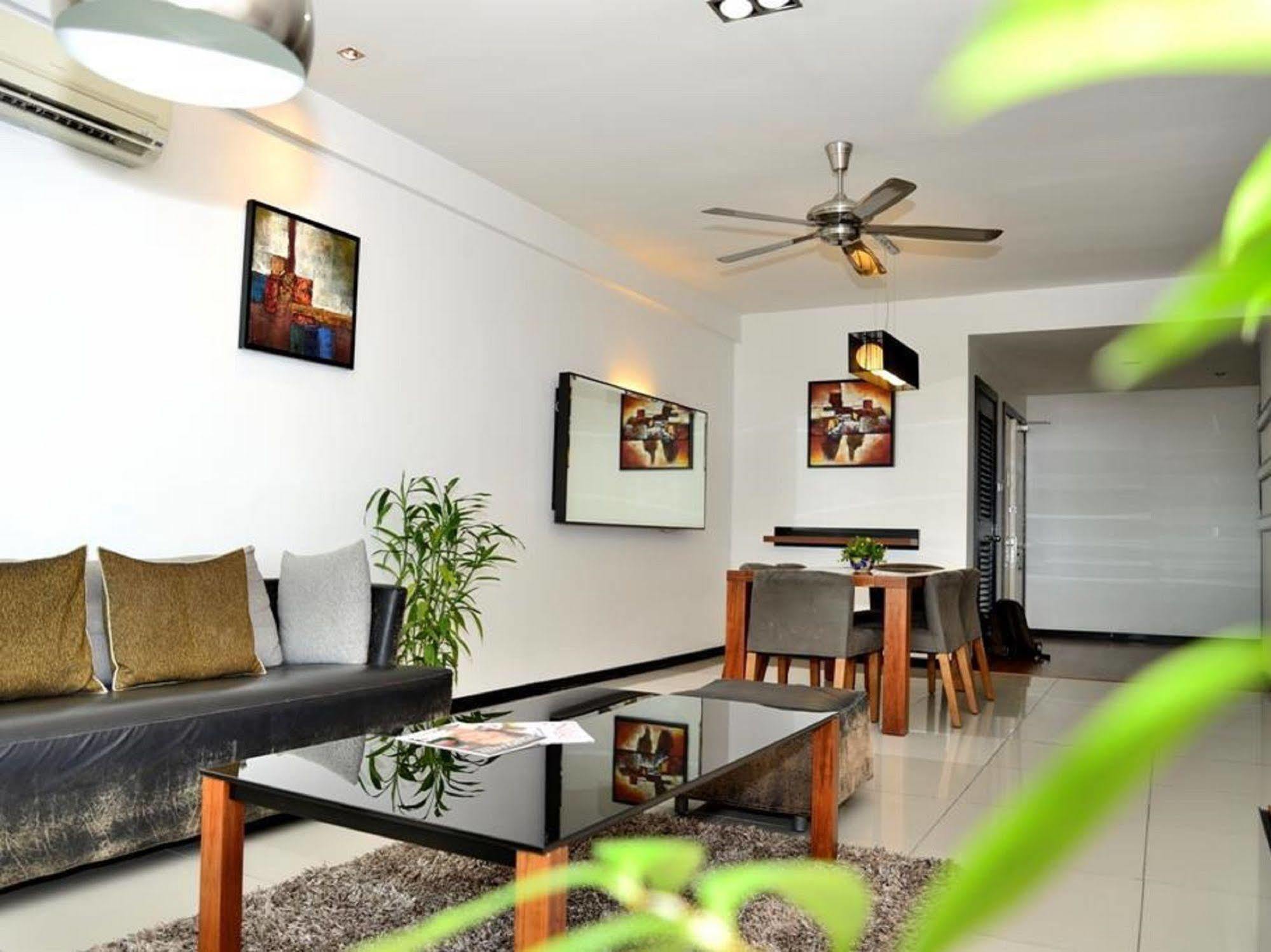 Likas Square Apartment Hotel Kota Kinabalu Kültér fotó