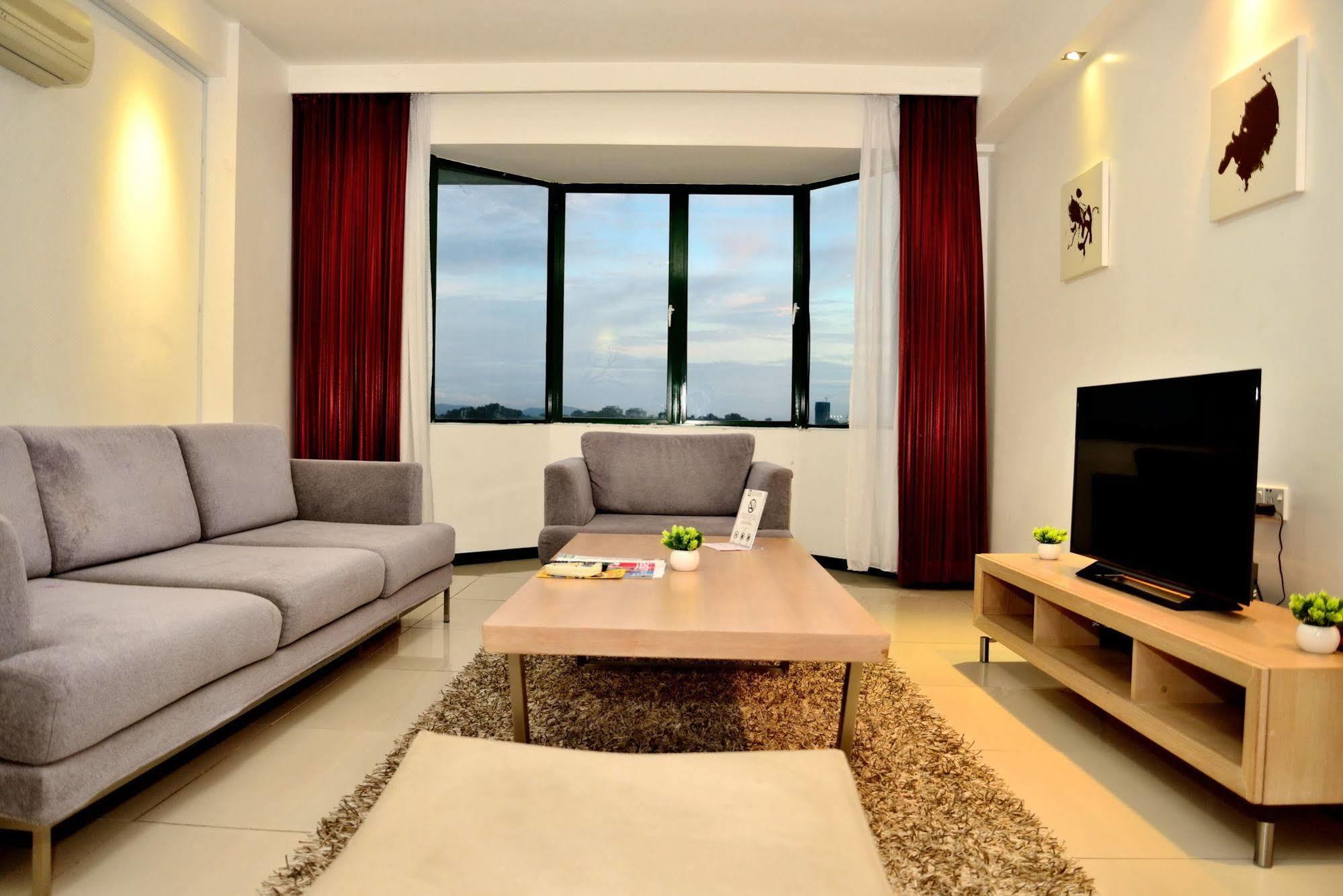 Likas Square Apartment Hotel Kota Kinabalu Kültér fotó