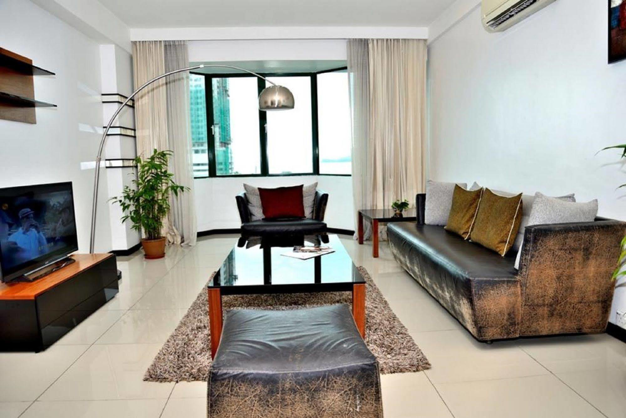 Likas Square Apartment Hotel Kota Kinabalu Kültér fotó