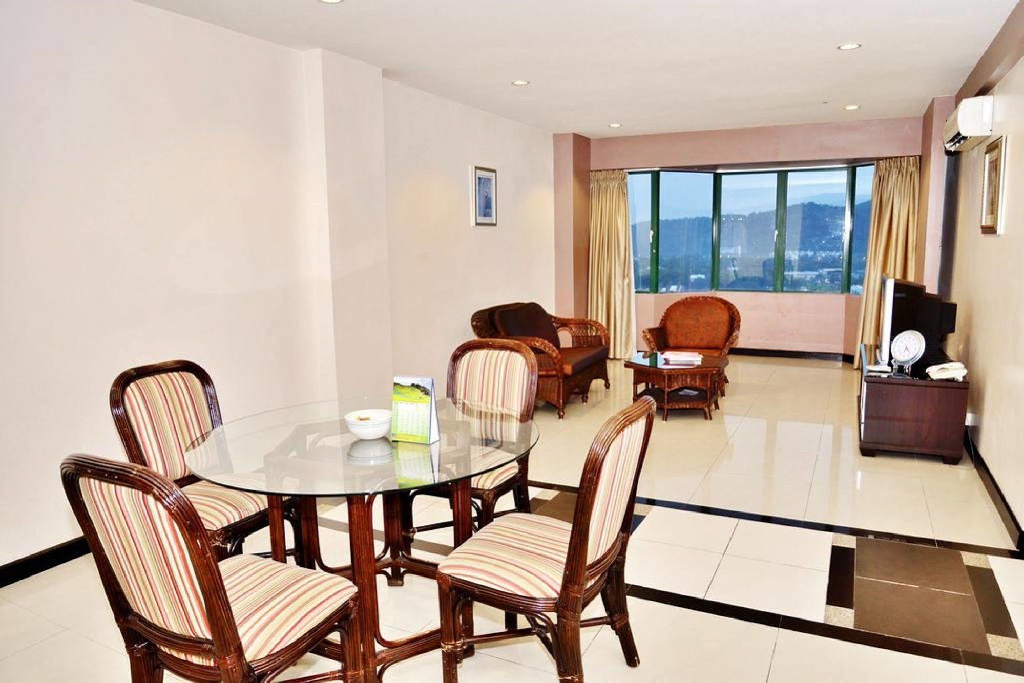 Likas Square Apartment Hotel Kota Kinabalu Kültér fotó