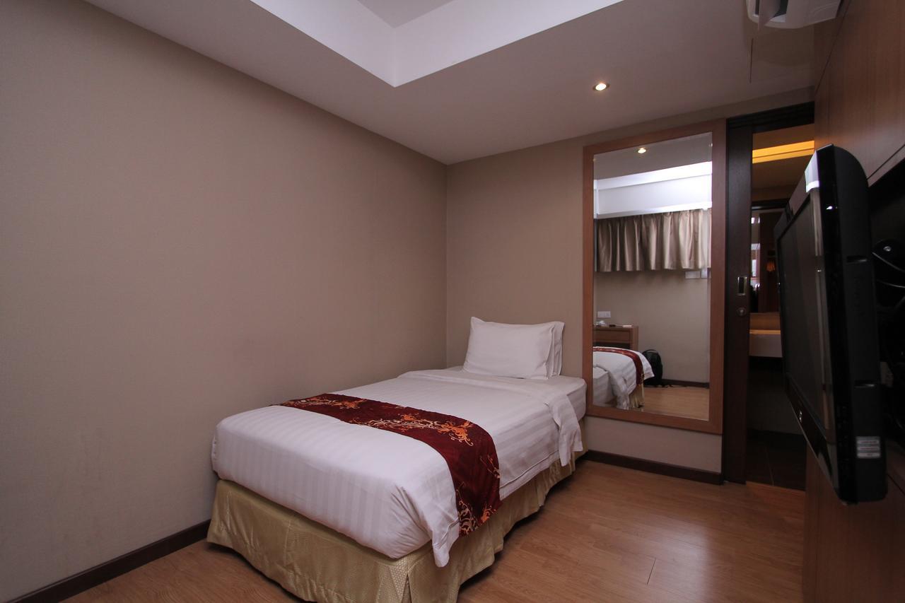 Likas Square Apartment Hotel Kota Kinabalu Kültér fotó
